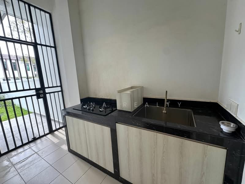Cluster House for Rent in Eco Botanic (Iskandar Puteri (Nusajaya)) - Rayna Realty - Kitchen - PropertyGuru.com.my
