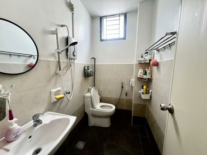 1.5-storey Terraced House for Sale in Taman Setia Indah (Tebrau) - Tan Bee Bee - Bathroom - PropertyGuru.com.my