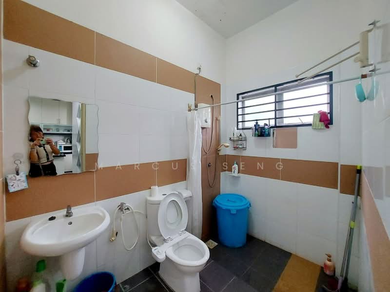 2-storey Terraced House for Sale in Bandar Baru Tambun (Tambun) - Marcus Seng - Bathroom - PropertyGuru.com.my