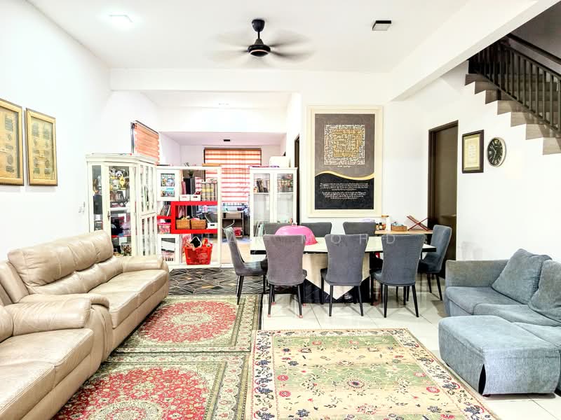 Rumah Teres 2 Tingkat untuk Dijual di Dengkil (Selangor) - Azhar Mohd - Living Room - PropertyGuru.com.my