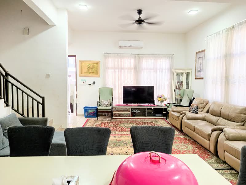 Rumah Teres 2 Tingkat untuk Dijual di Dengkil (Selangor) - Azhar Mohd - Living Room - PropertyGuru.com.my