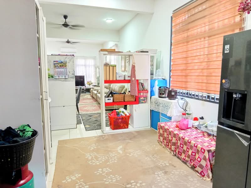 Rumah Teres 2 Tingkat untuk Dijual di Dengkil (Selangor) - Azhar Mohd - Living Room - PropertyGuru.com.my