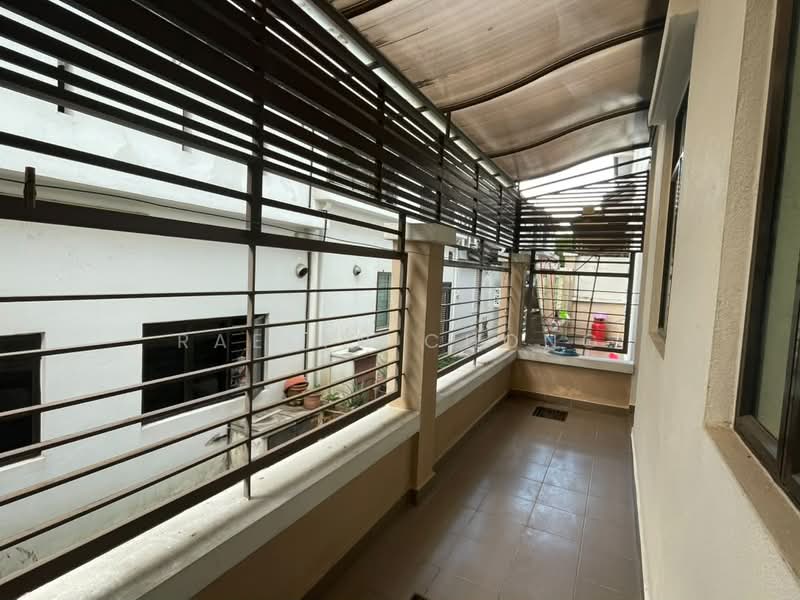Rumah Teres 2 Tingkat untuk Dijual di Taman Damai Utama (Bandar Kinrara) - Raelyn Chong - Balcony - PropertyGuru.com.my
