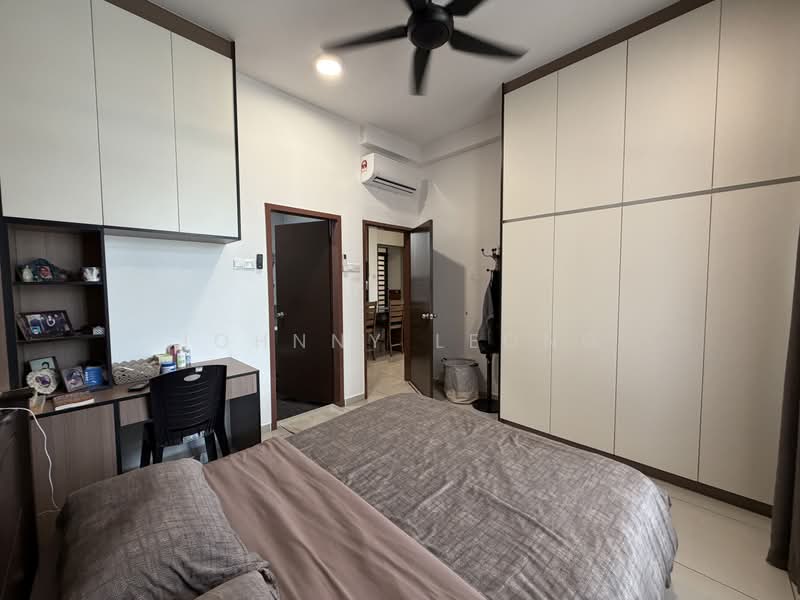 Servis Apartment untuk Dijual di B11 Parkland Residence - Johnny Leong - Bedroom - PropertyGuru.com.my