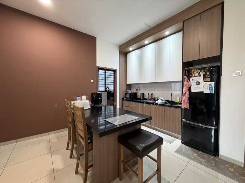 Servis Apartment untuk Dijual di B11 Parkland Residence - Johnny Leong - Kitchen - PropertyGuru.com.my
