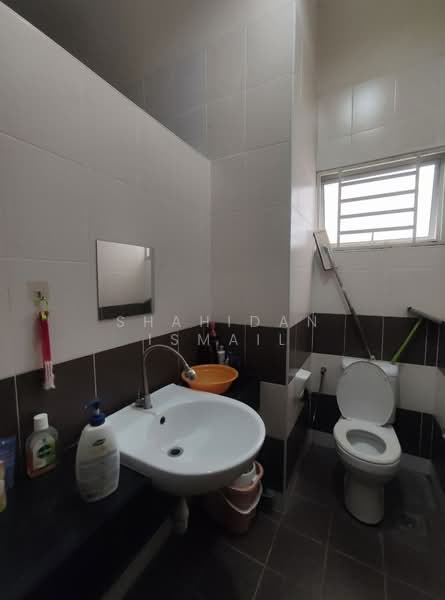 Rumah Teres untuk Dijual di Nilai (Negeri Sembilan) - Shahidan Ismail - Bathroom - PropertyGuru.com.my