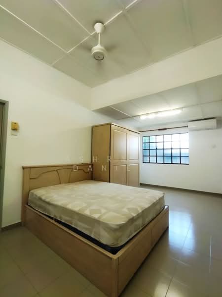 Rumah Teres 1 Tingkat untuk Dijual di Puchong Perdana (Selangor) - Ashraff Daniel - Bedroom - PropertyGuru.com.my