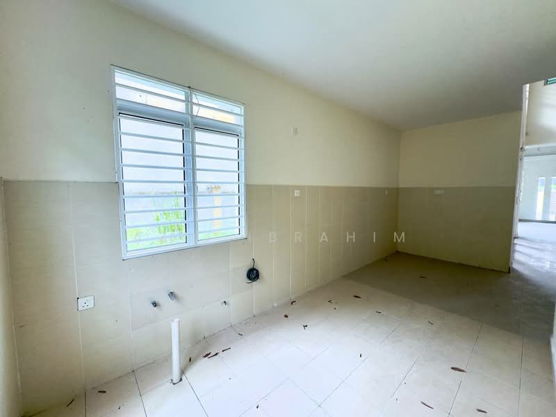 Semi-Detached House for Sale in Bandar Teknologi Kajang (Kajang) - Azli Ibrahim - Kitchen - PropertyGuru.com.my