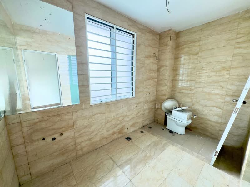 Semi-Detached House for Sale in Bandar Teknologi Kajang (Kajang) - Azli Ibrahim - Bathroom - PropertyGuru.com.my