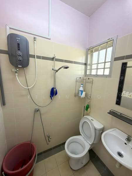 Rumah Teres 2 Tingkat untuk Dijual di Taman Juta Intan (Teluk Intan) - Kelvin Foo - Bathroom - PropertyGuru.com.my