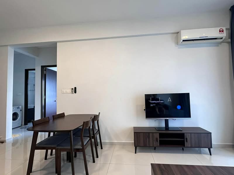 Condominium for Rent at Bay Point @ Country Garden Danga Bay - Chew Jia Jia - Dining Room - PropertyGuru.com.my