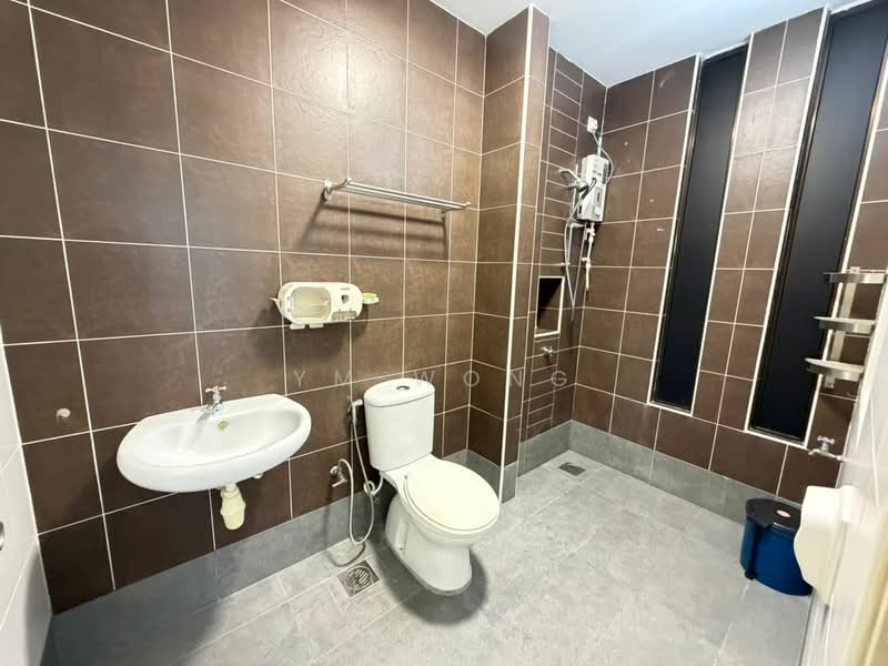 Cluster House for Sale in Taman Adda Heights (Tebrau) - Ym Wong - Bathroom - PropertyGuru.com.my