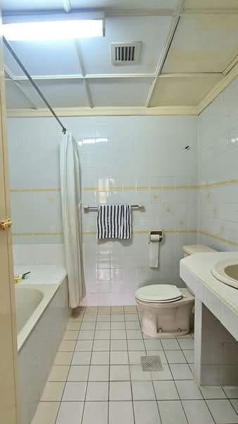 Kondominium untuk Dijual di Menara Mutiara - Kashfi Sharifuddin - Bathroom - PropertyGuru.com.my