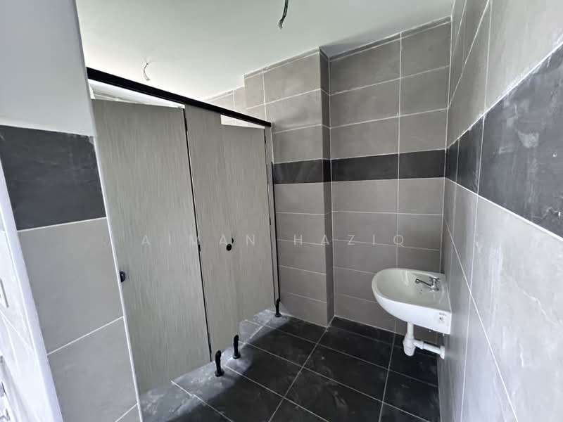 Shop / Office for Rent in Seksyen 23 (Shah Alam) - Aiman Haziq - Bathroom - PropertyGuru.com.my