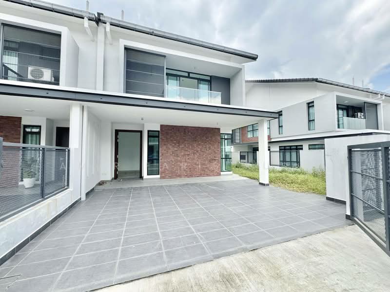 Cluster House for Sale in Iskandar Puteri (Nusajaya) (Johor) - Amir Faris Rusli - Exterior - PropertyGuru.com.my