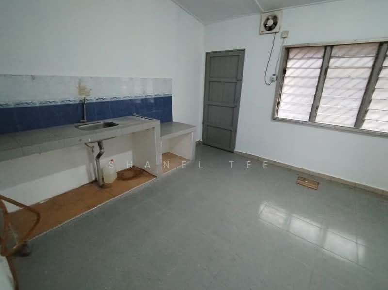 Rumah Teres 2 Tingkat untuk Dijual di Kluang (Johor) - Shanel Tee - Kitchen - PropertyGuru.com.my