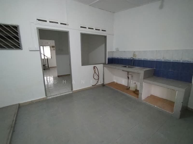 Rumah Teres 2 Tingkat untuk Dijual di Kluang (Johor) - Shanel Tee - Kitchen - PropertyGuru.com.my