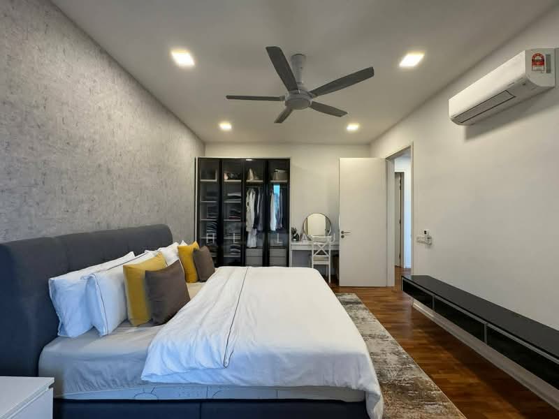 Rumah Teres 3 Tingkat untuk Disewa di Rawang (Selangor) - HL Lau - Master Bedroom - PropertyGuru.com.my