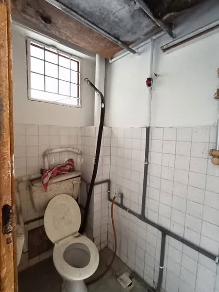 Shop / Office for Rent in Taman Pandan Perdana (Ampang) - James Loh - Bathroom - PropertyGuru.com.my