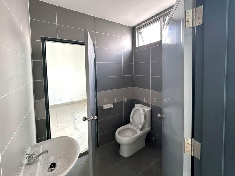 2-storey Terraced House for Sale in Johor Bahru (Johor) - Rachael Lew - Bathroom - PropertyGuru.com.my