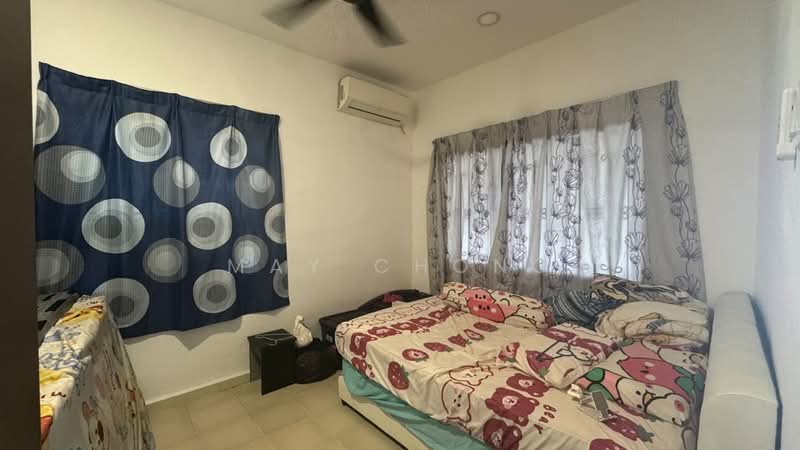 Rumah Teres 1 Tingkat untuk Dijual di Taman Ungku Tun Aminah (Skudai) - May Chong - Bedroom - PropertyGuru.com.my