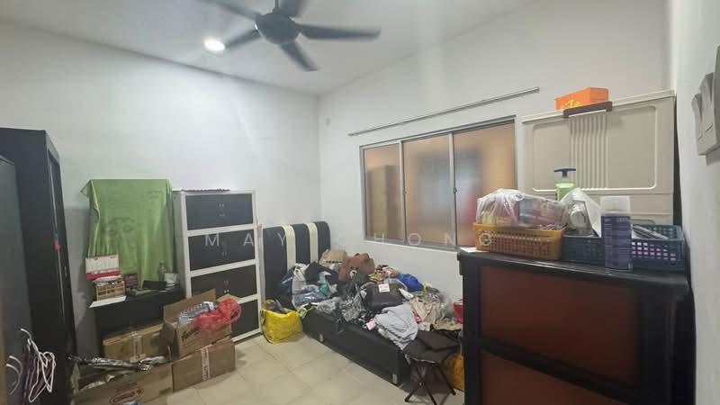 Rumah Teres 1 Tingkat untuk Dijual di Taman Ungku Tun Aminah (Skudai) - May Chong - Bedroom - PropertyGuru.com.my