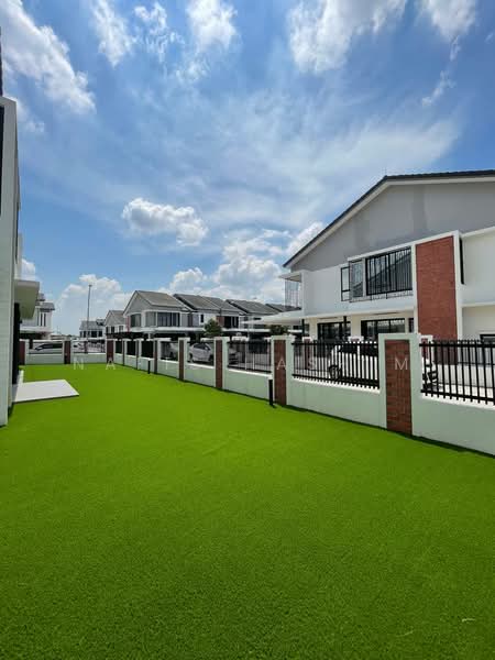 2-storey Terraced House for Sale in Elmina (Shah Alam) - Nafis Hashim - Exterior - PropertyGuru.com.my