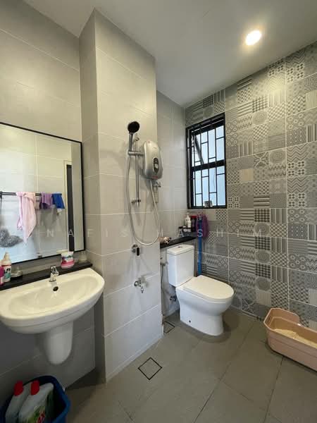 2-storey Terraced House for Sale in Elmina (Shah Alam) - Nafis Hashim - Bathroom - PropertyGuru.com.my
