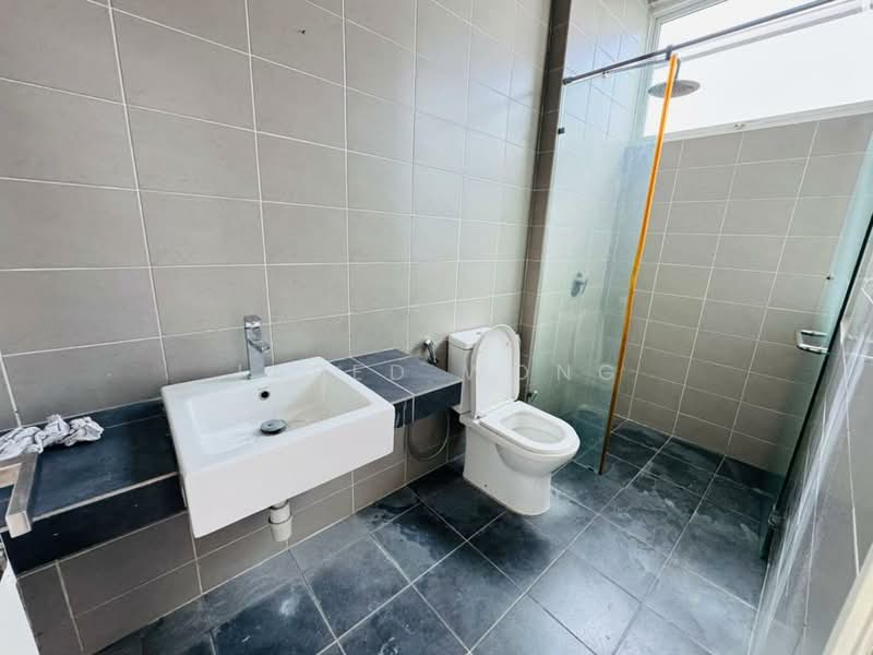 Rumah Berkembar untuk Dijual di Cyberjaya (Selangor) - Jared Wong - Bathroom - PropertyGuru.com.my