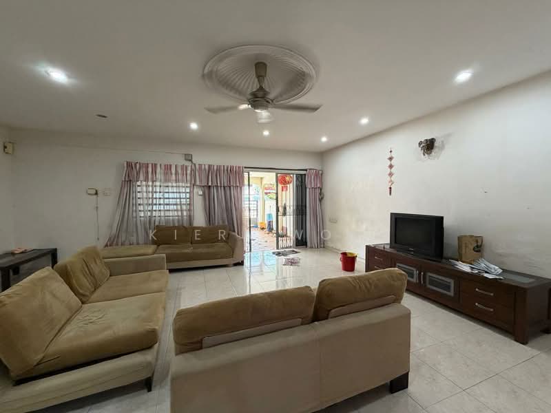 2-storey Terraced House for Rent in Bukit Beruang (Bukit Baru) - Kiera Wong - Living Room - PropertyGuru.com.my