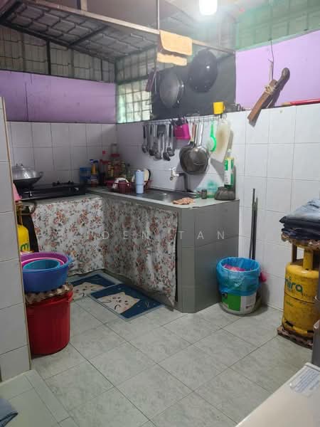 2-storey Terraced House for Sale in Taman Megah Ria (Masai) - Iden Tan - Kitchen - PropertyGuru.com.my