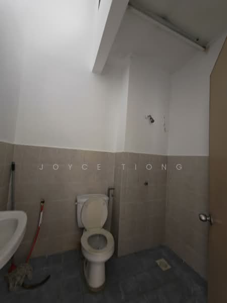 Rumah Teres 2 Tingkat untuk Dijual di Bandar Nusaputra (Puchong) - Joyce Tiong - Bathroom - PropertyGuru.com.my
