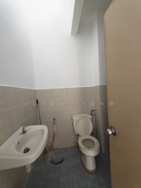 Rumah Teres 2 Tingkat untuk Dijual di Bandar Nusaputra (Puchong) - Joyce Tiong - Bathroom - PropertyGuru.com.my