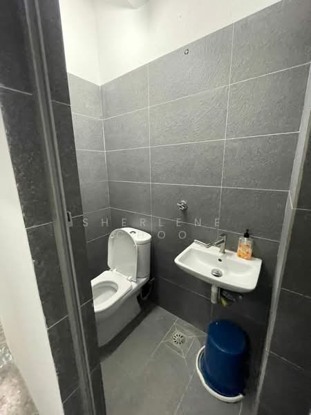 Kedai / Pejabat untuk Disewa di Kampung Jalan Perak (Jelutong) - Sherlene Choo - Bathroom - PropertyGuru.com.my