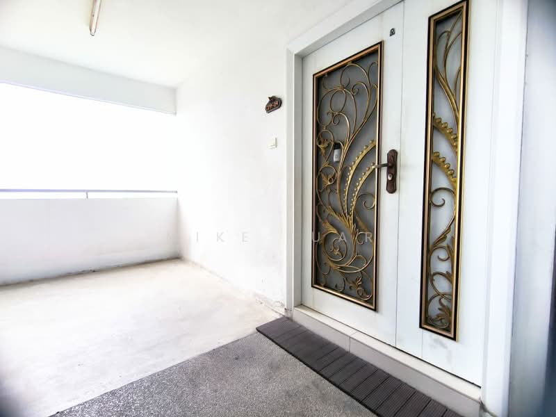 Kondominium untuk Dijual di Sea View Tower - Mike Kuar - Entrance - PropertyGuru.com.my