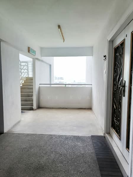 Kondominium untuk Dijual di Sea View Tower - Mike Kuar - Corridor - PropertyGuru.com.my
