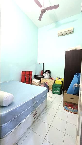 Rumah Teres 1 Tingkat untuk Dijual di Taman Seri Austin (Tebrau) - Karl Lim - Bedroom - PropertyGuru.com.my