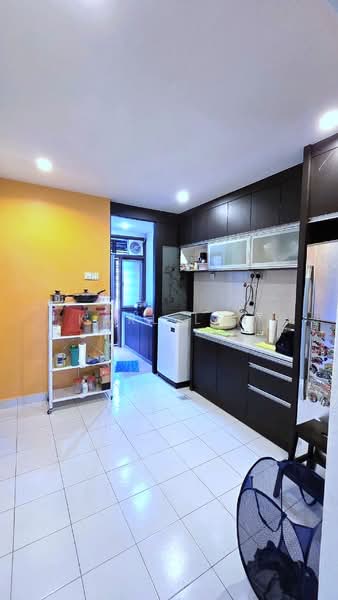 Rumah Teres 1 Tingkat untuk Dijual di Taman Seri Austin (Tebrau) - Karl Lim - Kitchen - PropertyGuru.com.my