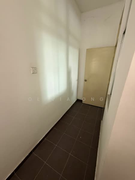 Pangsapuri untuk Dijual di Seri Molek Perdana - Olivia Ong - Corridor - PropertyGuru.com.my
