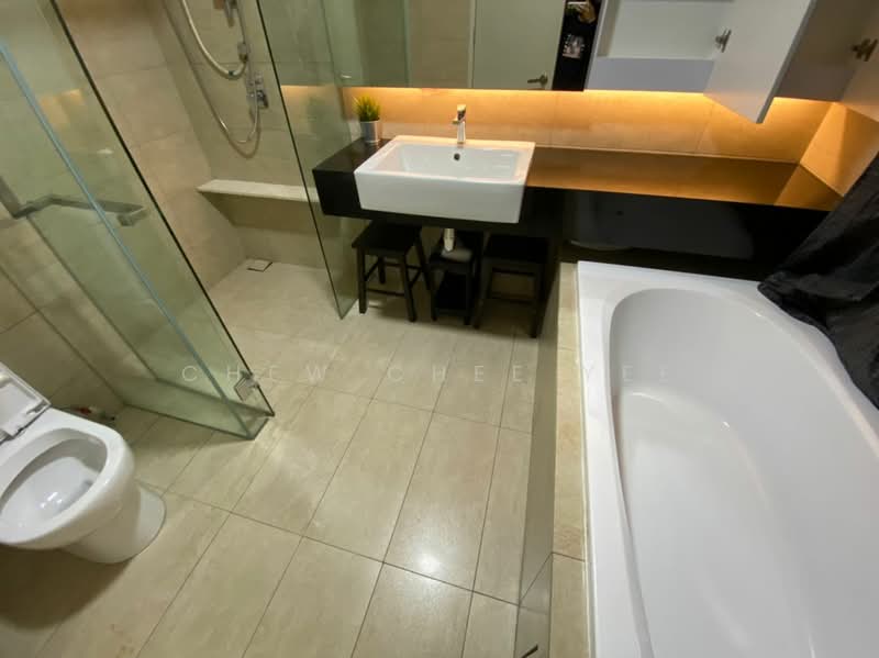 Kondominium untuk Disewa di The WaterEdge (Pinggiran Air) - Chew Chee Yee - Bathroom - PropertyGuru.com.my