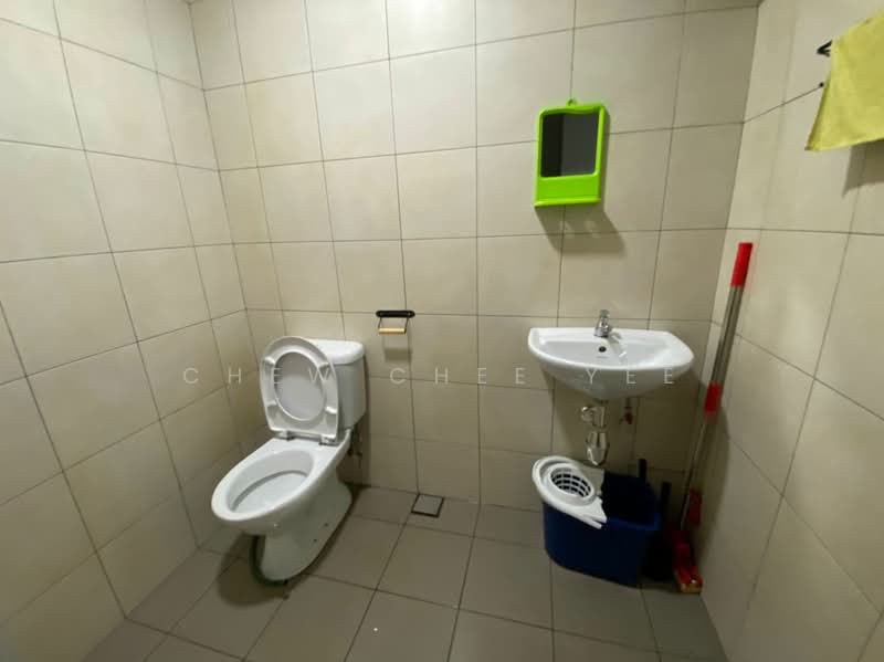 Kondominium untuk Disewa di The WaterEdge (Pinggiran Air) - Chew Chee Yee - Bathroom - PropertyGuru.com.my