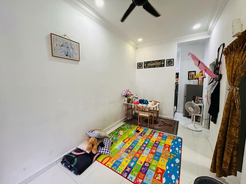 Rumah Teres 1 Tingkat untuk Dijual di Senai (Kulai) - Azlan Ismail aiproperty - Living Room - PropertyGuru.com.my