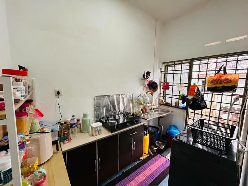 Rumah Teres 1 Tingkat untuk Dijual di Senai (Kulai) - Azlan Ismail aiproperty - Kitchen - PropertyGuru.com.my