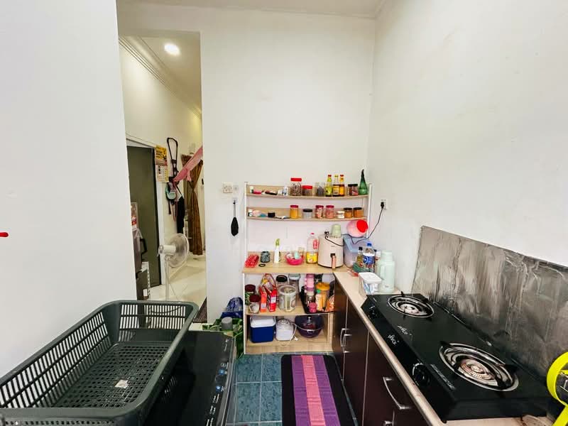 Rumah Teres 1 Tingkat untuk Dijual di Senai (Kulai) - Azlan Ismail aiproperty - Kitchen - PropertyGuru.com.my