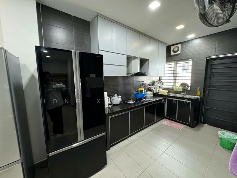 Rumah Teres 2 Tingkat untuk Disewa di Ehsan Jaya (Johor Bahru) - Hong Xuan Tang - Kitchen - PropertyGuru.com.my