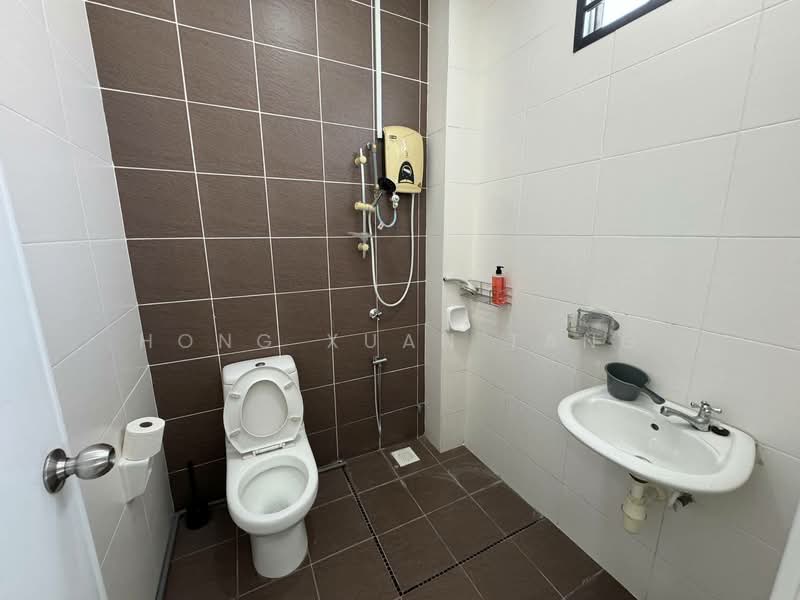 Rumah Teres 2 Tingkat untuk Disewa di Ehsan Jaya (Johor Bahru) - Hong Xuan Tang - Bathroom - PropertyGuru.com.my