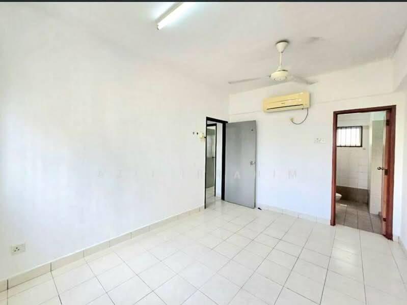 Pangsapuri untuk Dijual di Pudu Impian 2 - Vila Tropika - Azli Ibrahim - Living Room - PropertyGuru.com.my