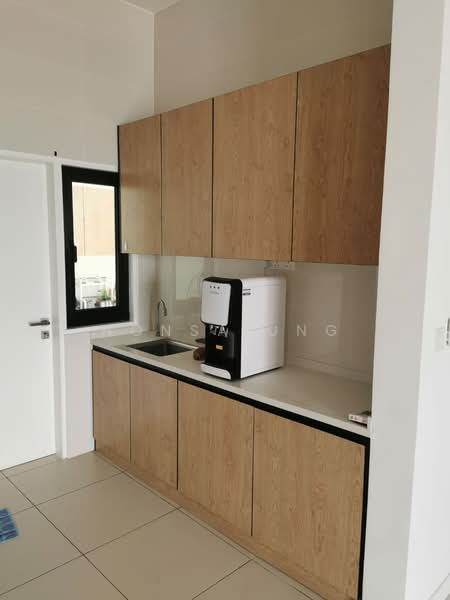 Kondominium untuk Dijual di Sky Condominium (Skyz Residence) - Honsa Ung - Kitchen - PropertyGuru.com.my