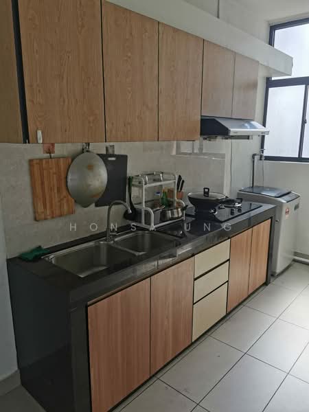 Kondominium untuk Dijual di Sky Condominium (Skyz Residence) - Honsa Ung - Kitchen - PropertyGuru.com.my
