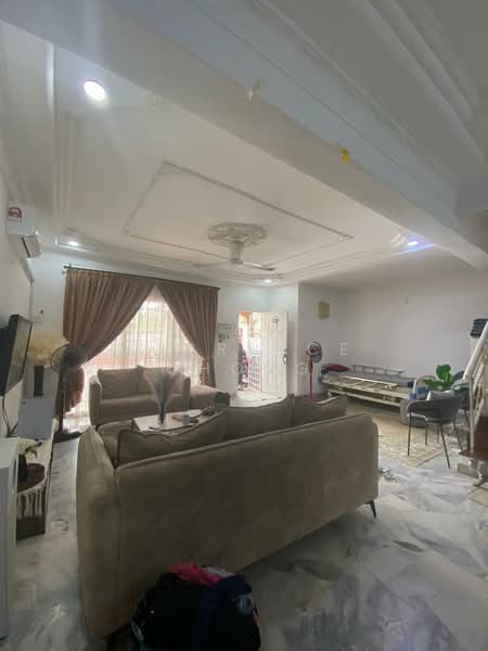2-storey Terraced House for Sale in Bandar Tun Hussein Onn (Cheras) - Clarence Chong - Living Room - PropertyGuru.com.my